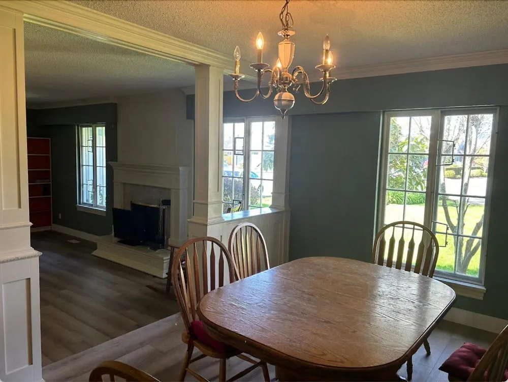 Cozy Retreat On Sandpiper Court - Room H With Share Bathroom リッチモンド ホームステイ