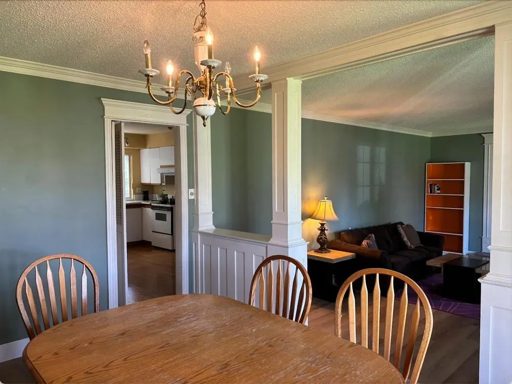 Cozy Retreat On Sandpiper Court - Room H With Share Bathroom リッチモンド